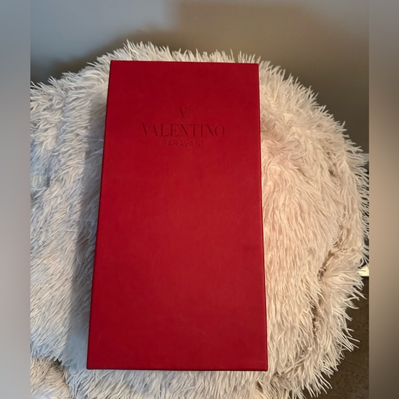 VALENTINO GARAVANI | RUBBER ROCKSTAR STUD SANDALS| SIZE:9 - Picture 3 of 6